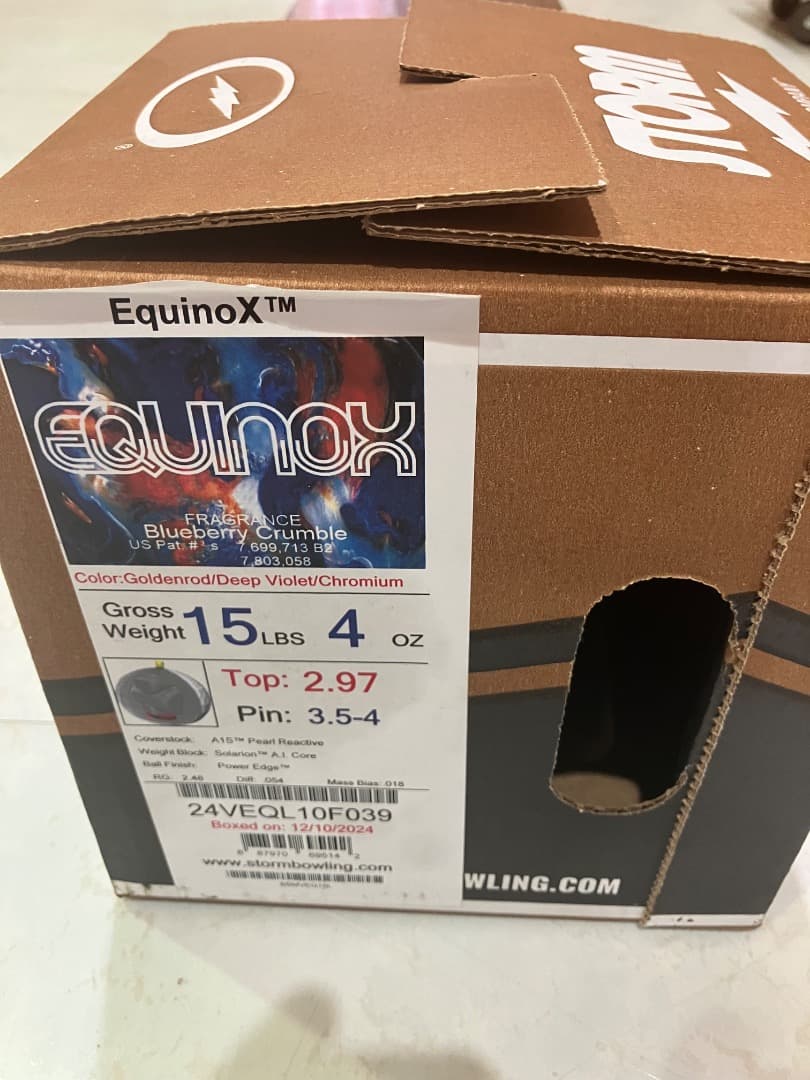 【新品】Storm Equinox ボウリングボール 15ポンド