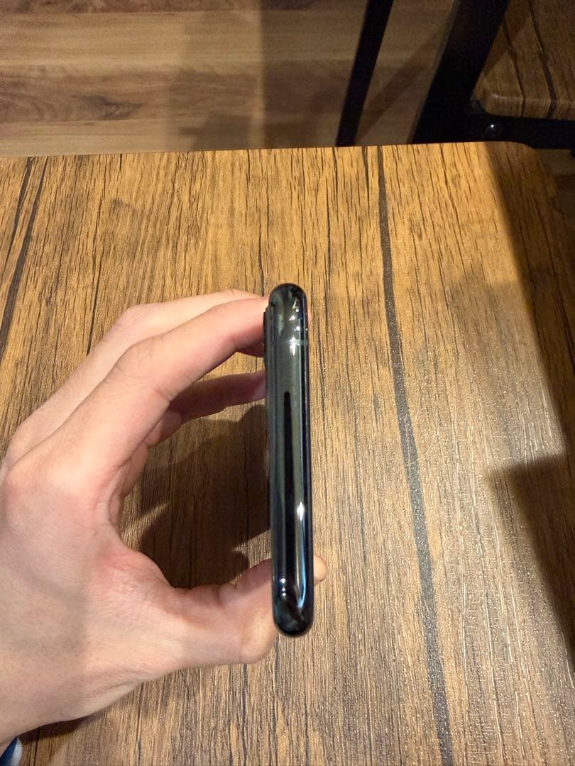 iPhone11pro 256gb ミッドナイトグリーン　simフリー　美品