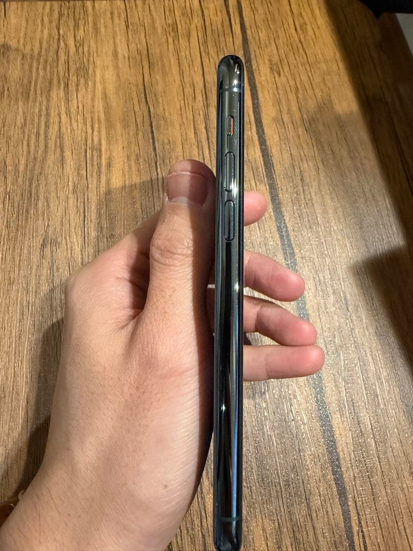 iPhone11pro 256gb ミッドナイトグリーン　simフリー　美品