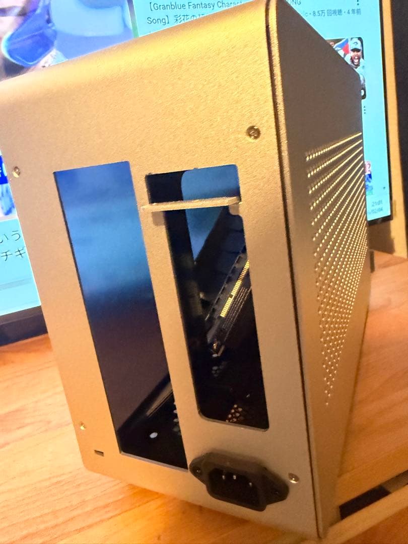 Geeek mini itx ケース