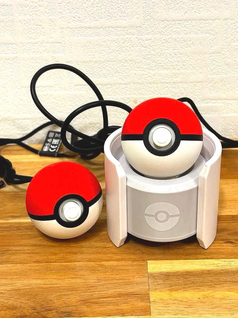 【激レア/ミュウ1体入り】モンスターボール Plus2個＋充電スタンド＋ケース付