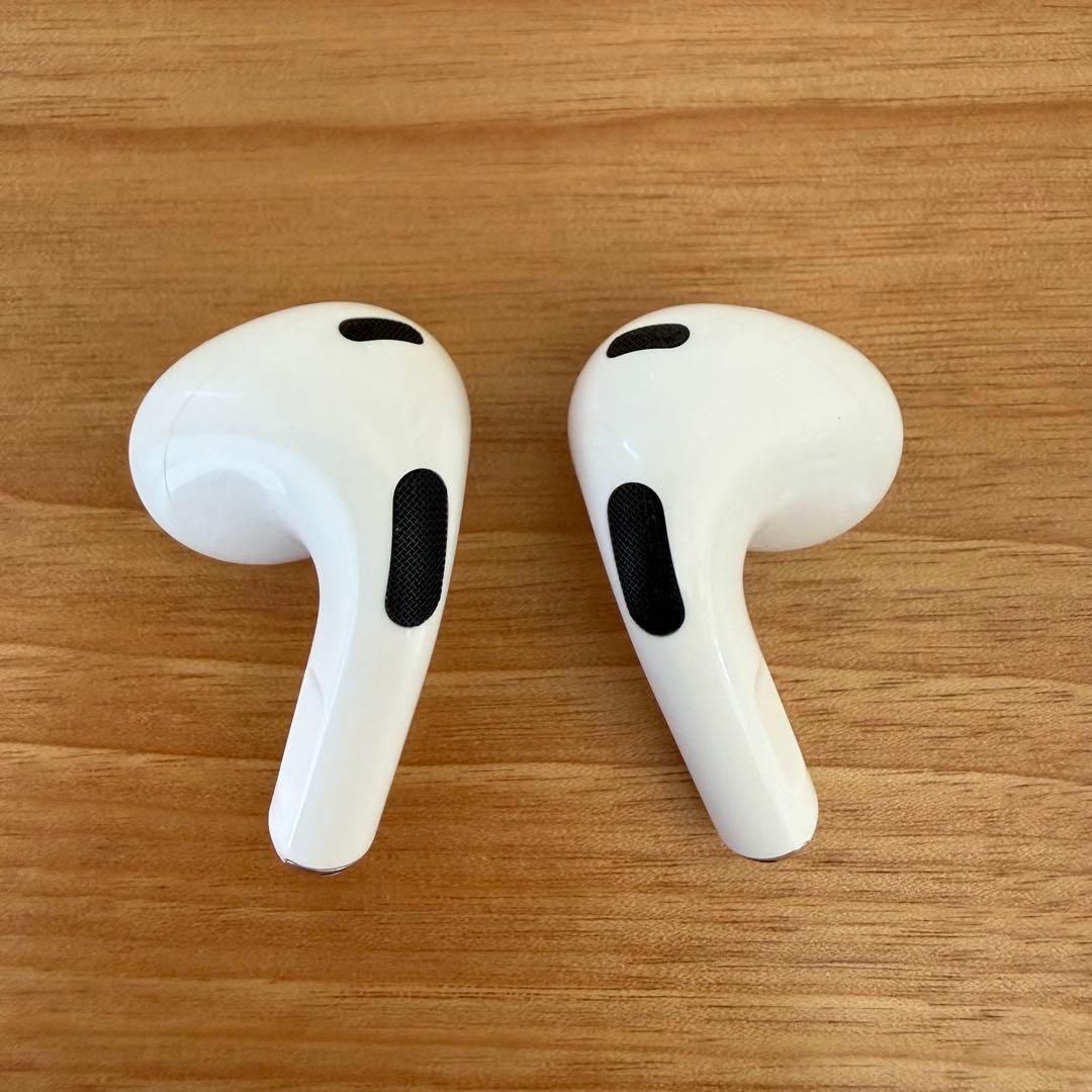 【値下げしました】Apple AirPods (第３世代)