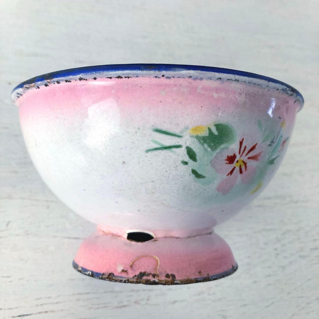 ぷ*い様 フランスアンティーク☘️ホーロー レア ピンク花柄トレイ ボウル