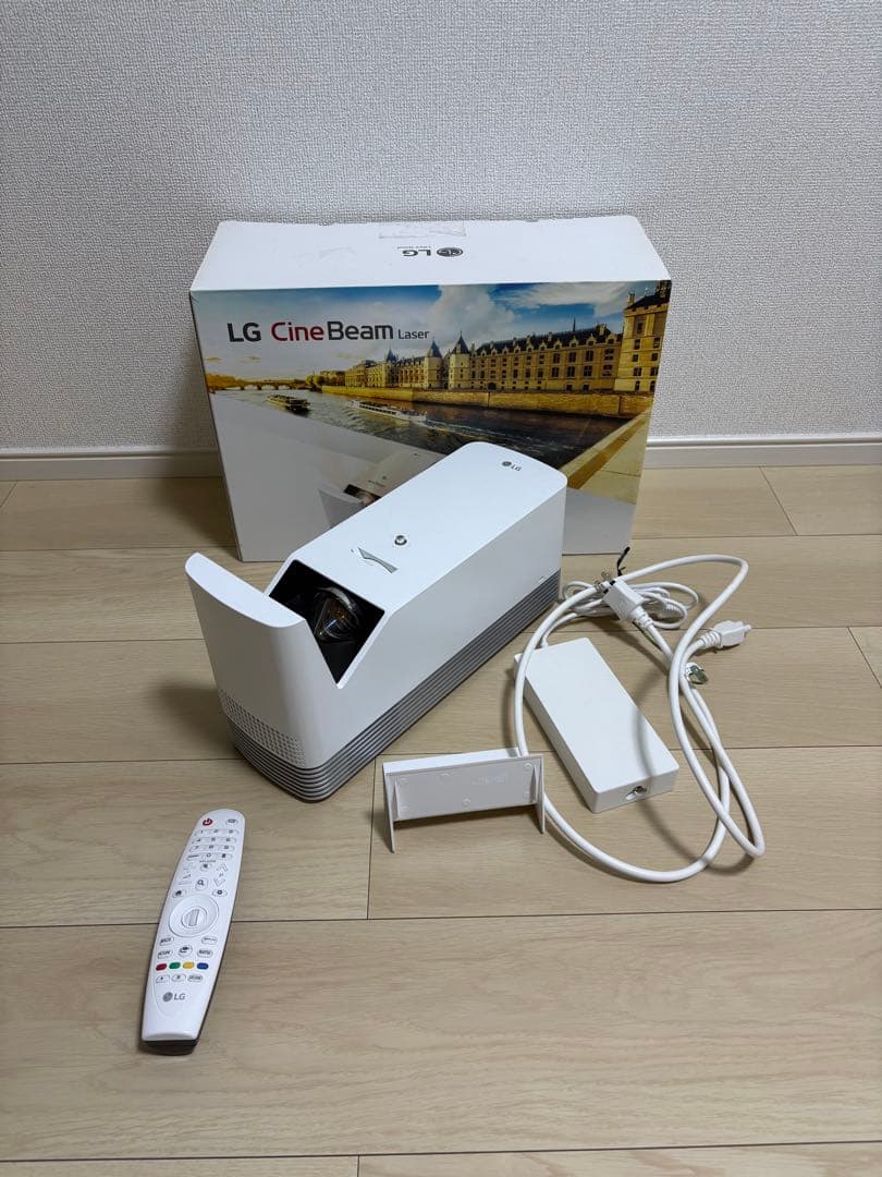 LG/ホームプロジェクター 超短焦点モデル HF85LS