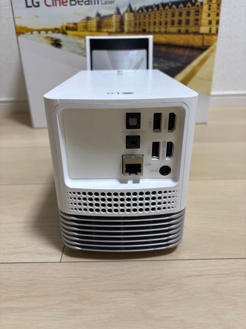 LG/ホームプロジェクター 超短焦点モデル HF85LS