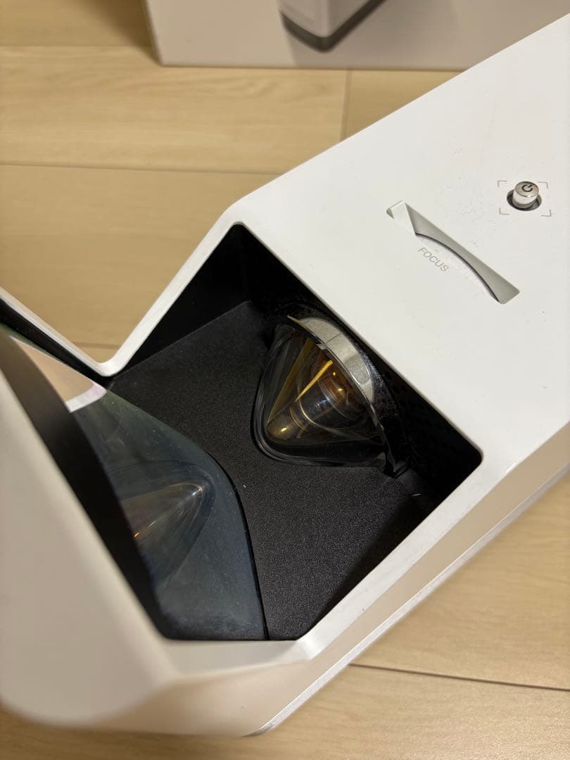 LG/ホームプロジェクター 超短焦点モデル HF85LS