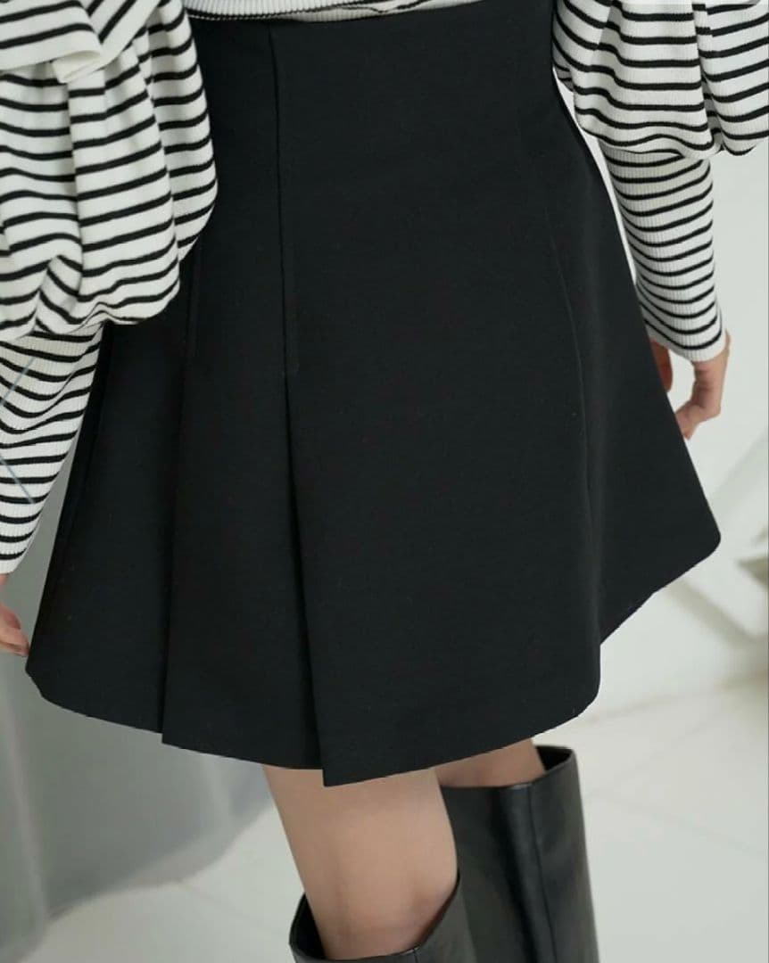 【新品未使用】今季【snidel】プリーツスカショーパン【BLACK】