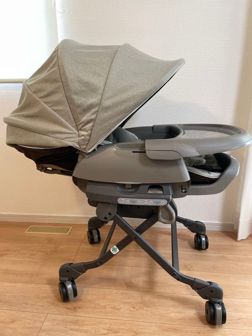 【美品】ネムリラ Combi AUTO SWING BEDi