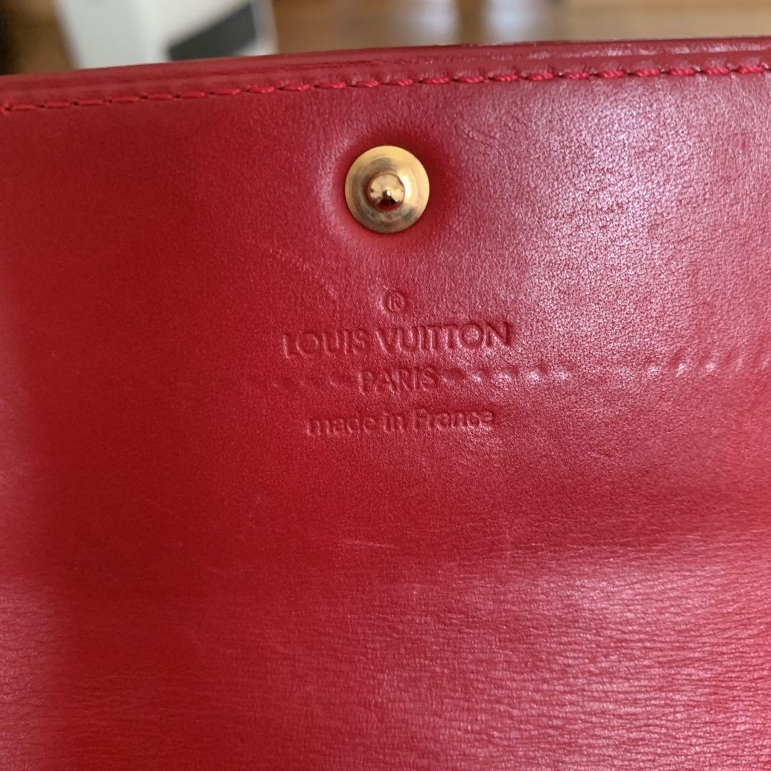 ルイヴィトン ヴェルニ モノグラム　長財布　赤