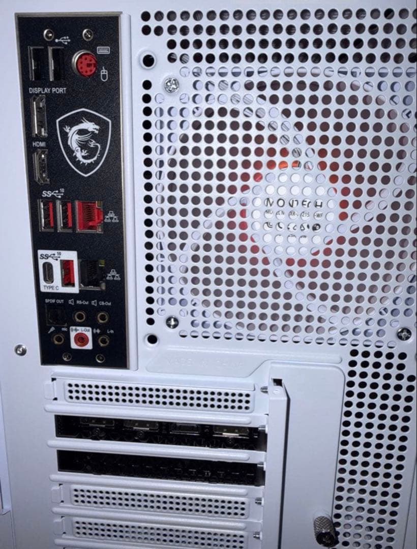 ジャンヌ•ダルク小島 ホワイトゲーミングPC