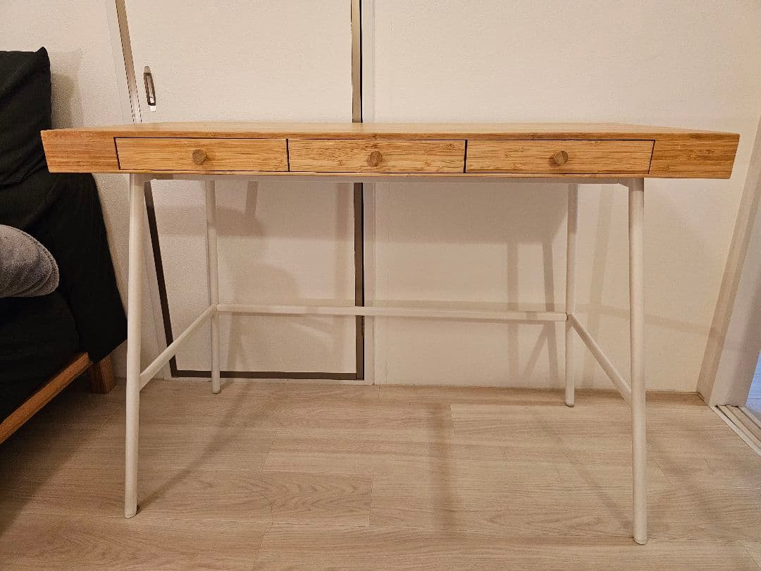 IKEA LILLÅSEN リルオーセン デスク　机