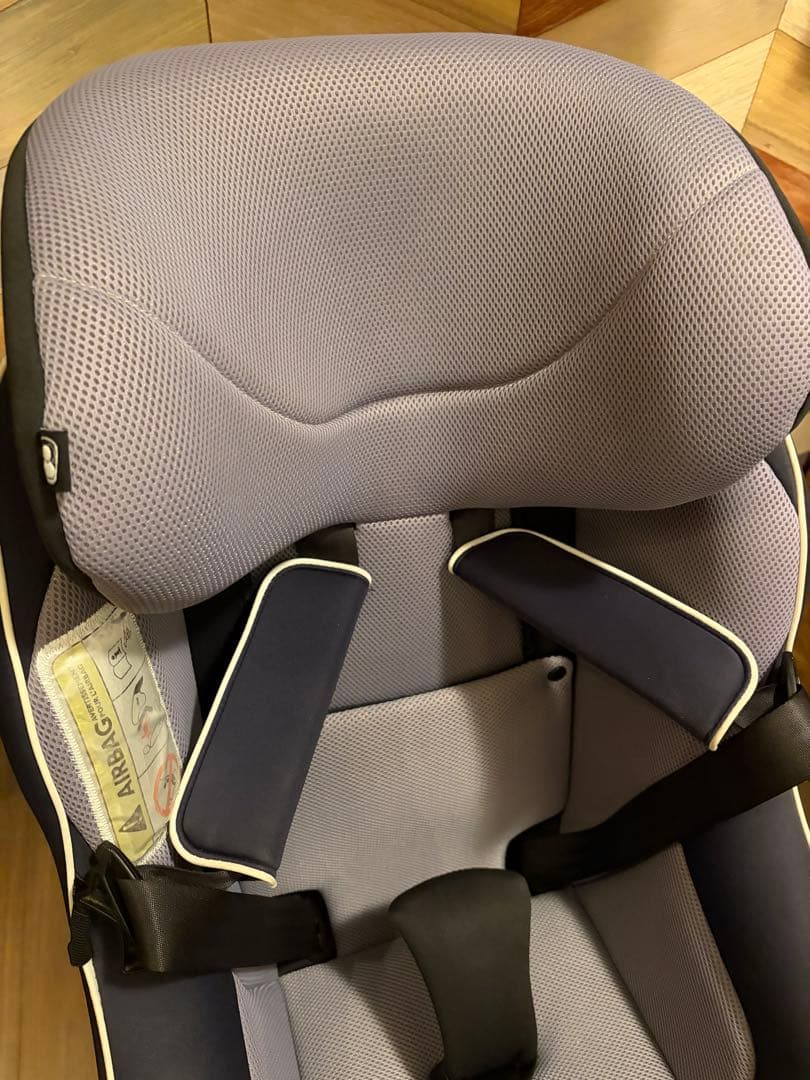 【土日値下中！送料込‼︎】Joieアーク360°チャイルドシートブラック&ネイビー