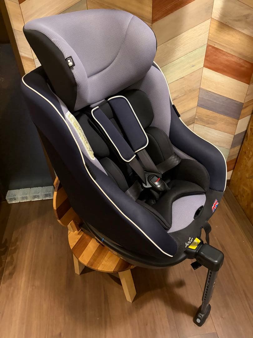 【土日値下中！送料込‼︎】Joieアーク360°チャイルドシートブラック&ネイビー
