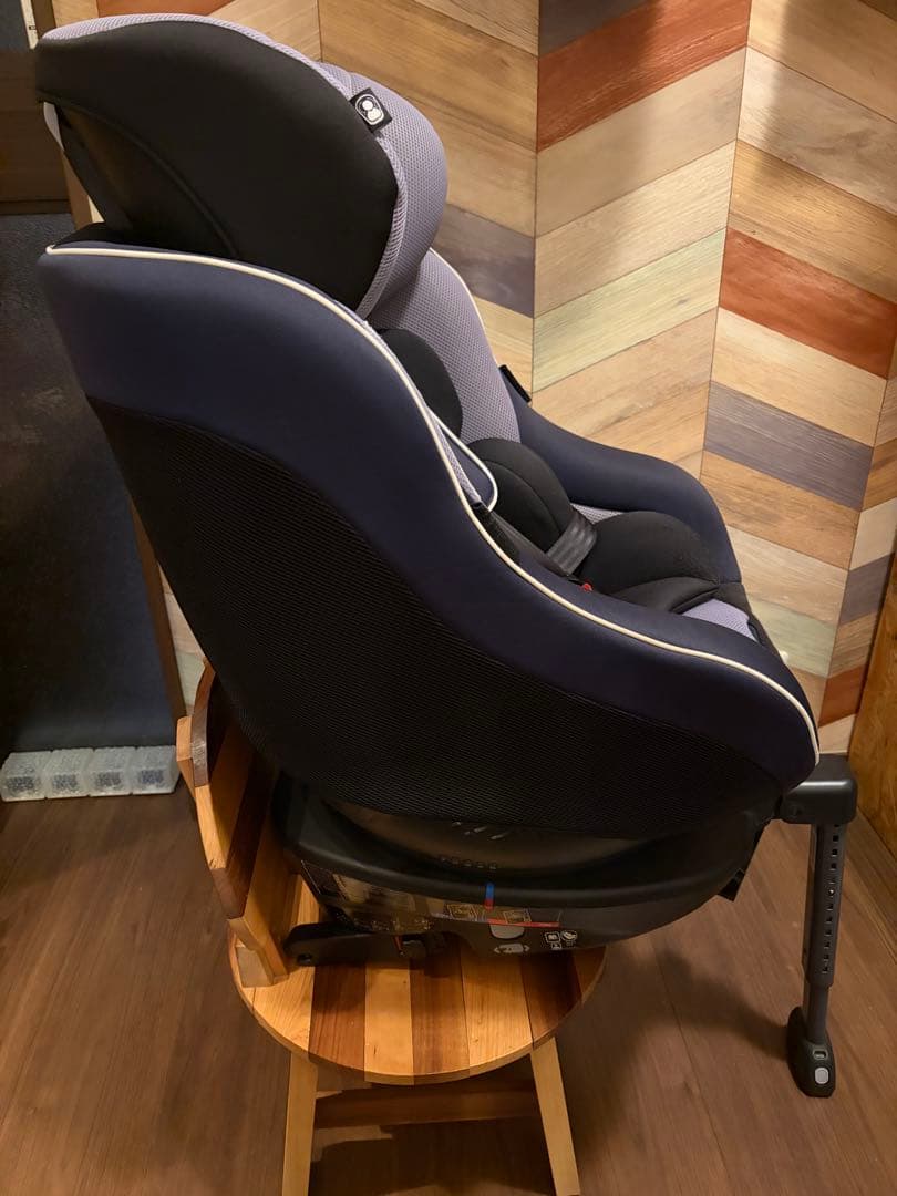 【土日値下中！送料込‼︎】Joieアーク360°チャイルドシートブラック&ネイビー