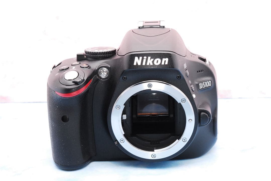 Nikon D5100★入門機★美品＆S数少★バッテリー2個★一眼レフカメラ