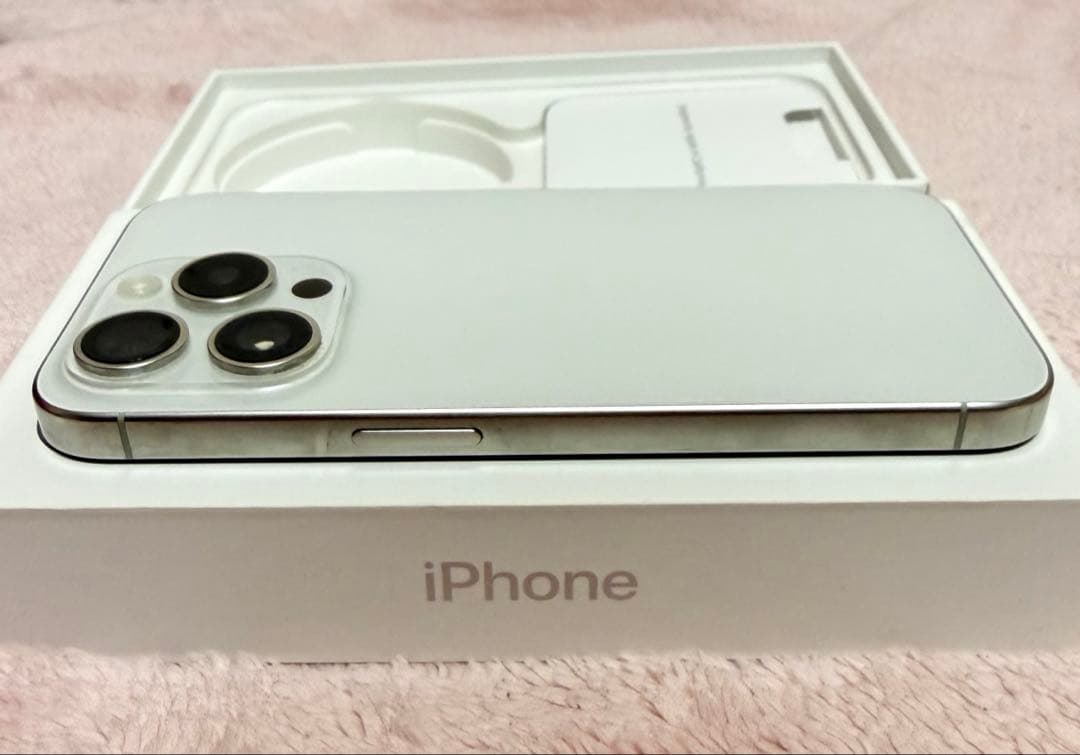 【国内版SIMフリー美品】iPhone 15 Pro 256gb