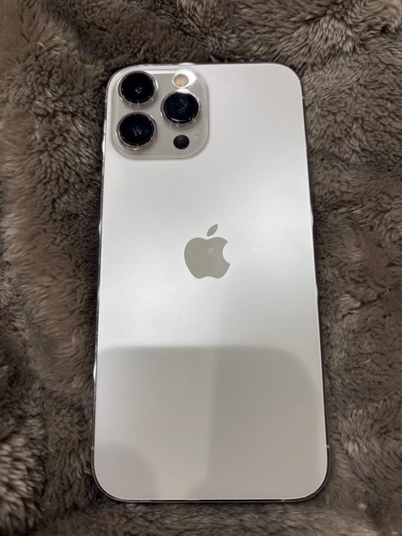 Apple iPhone 13 Promaxシルバー 本体