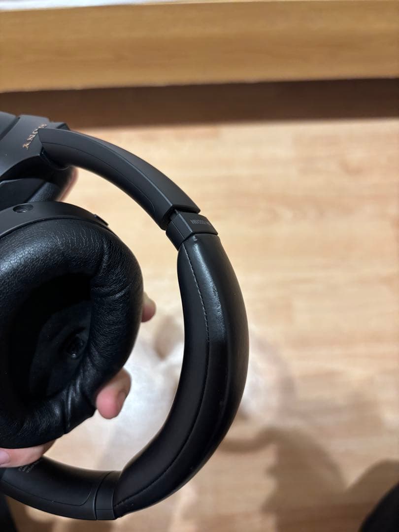 Sony ワイヤレスヘッドホン ブラック ハードケース付き WH-1000XM4