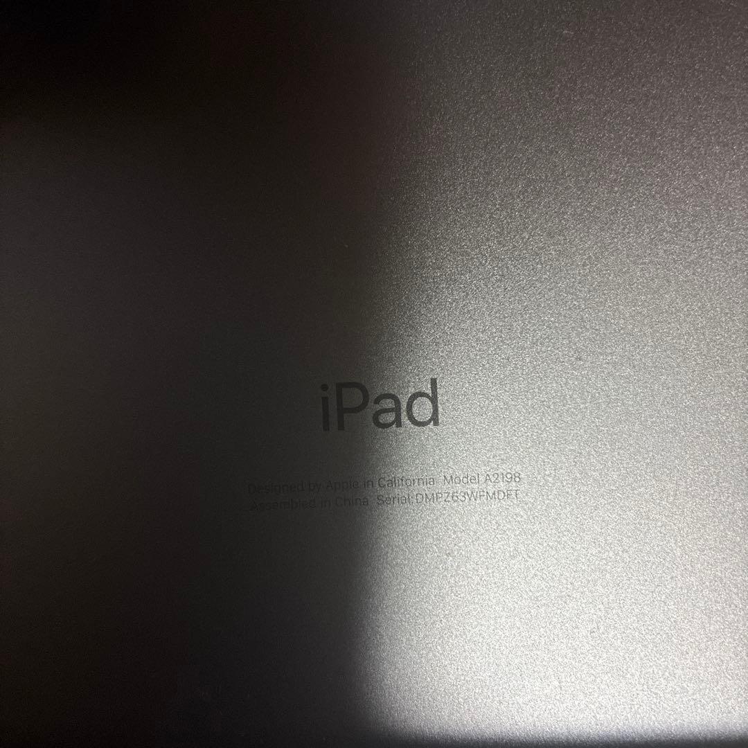 Apple iPad スペースグレー 本体　第七世代