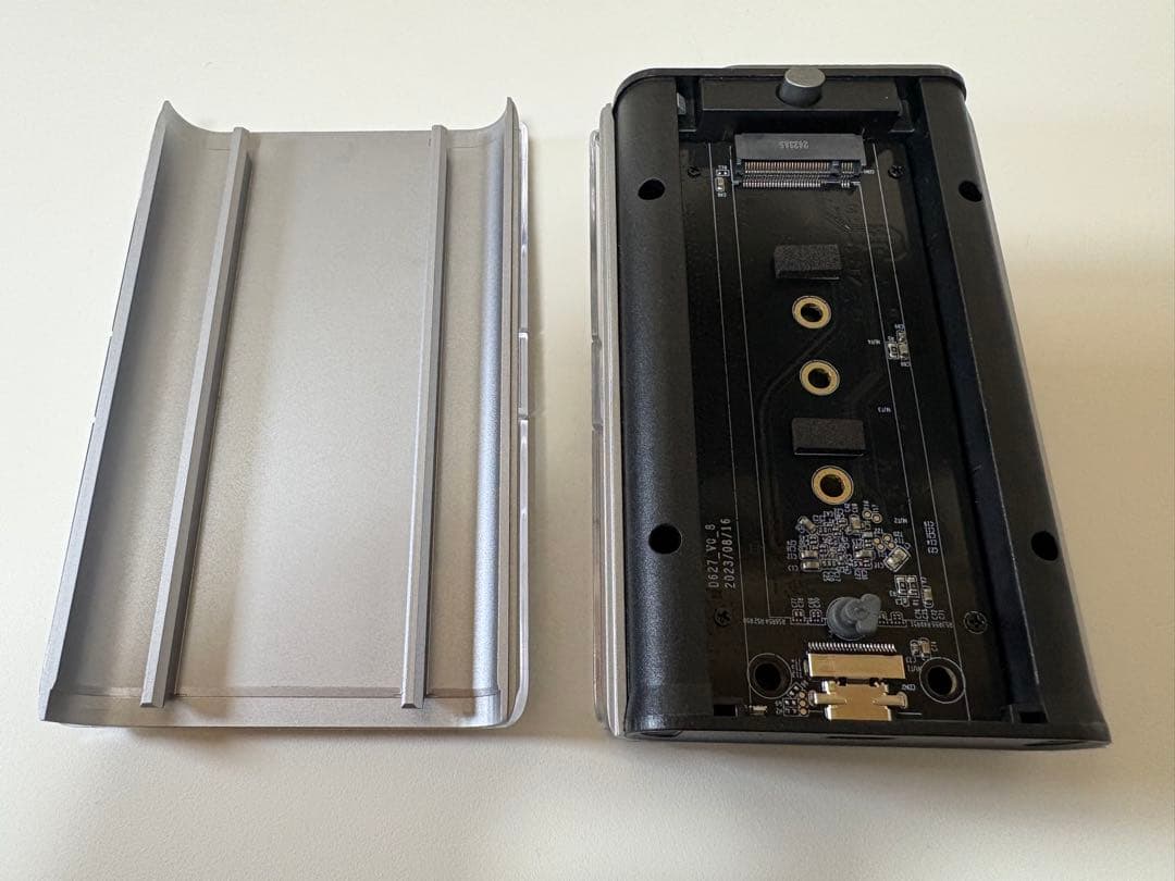 SATECHI USB4 NVMe SSD Pro エンクロージャー