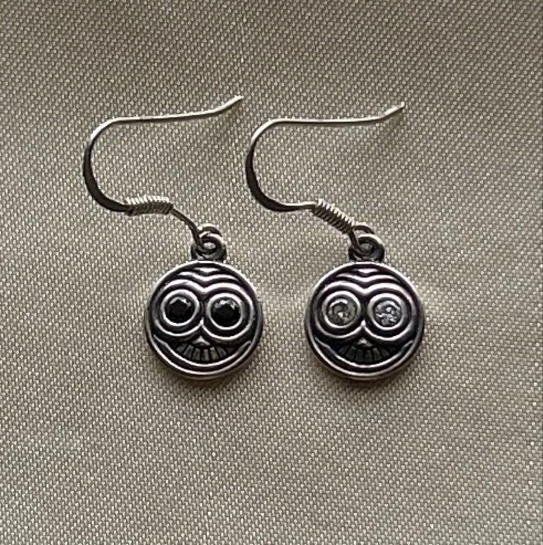 マジカルデザイン　シルバーピアス　チベッコツ