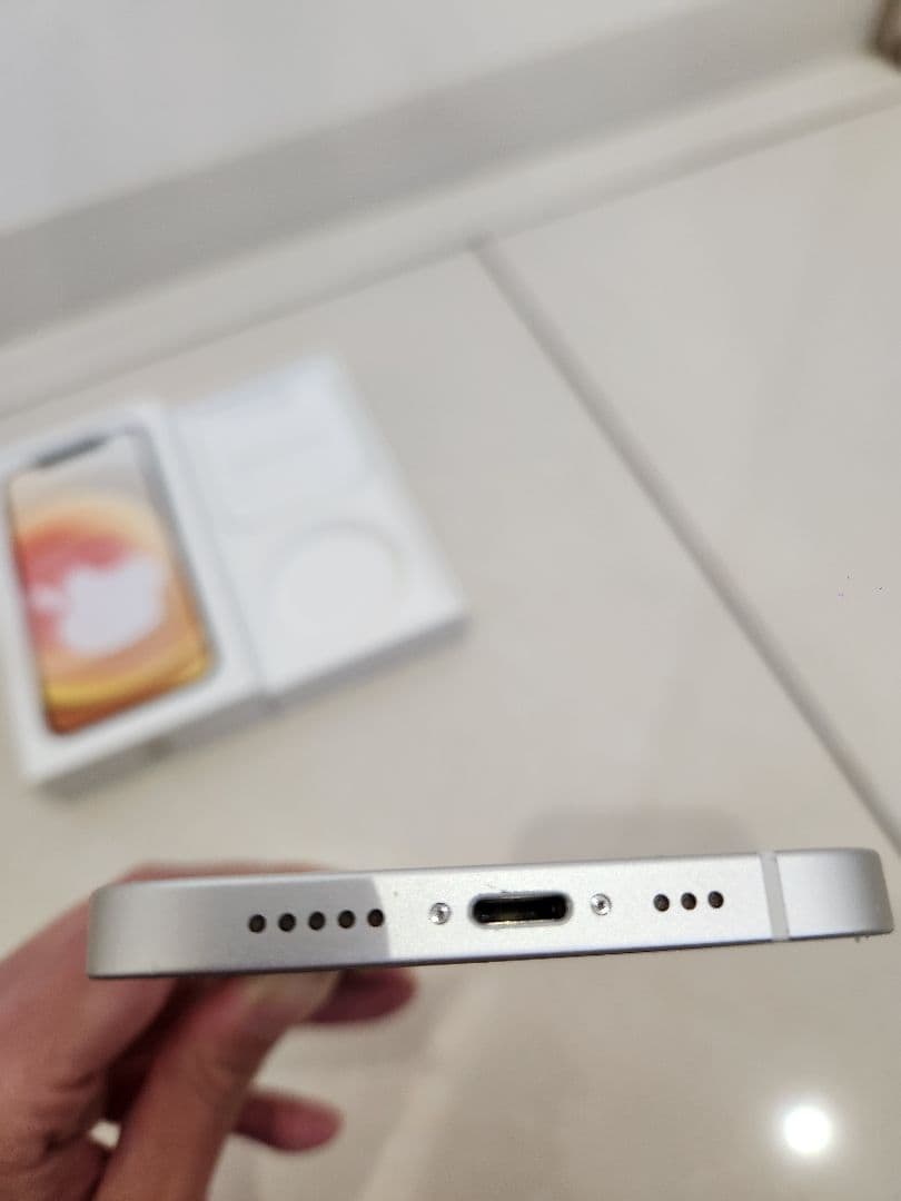 Apple iPhone 12 ホワイト 本体　128Ｇ　SIMフリー