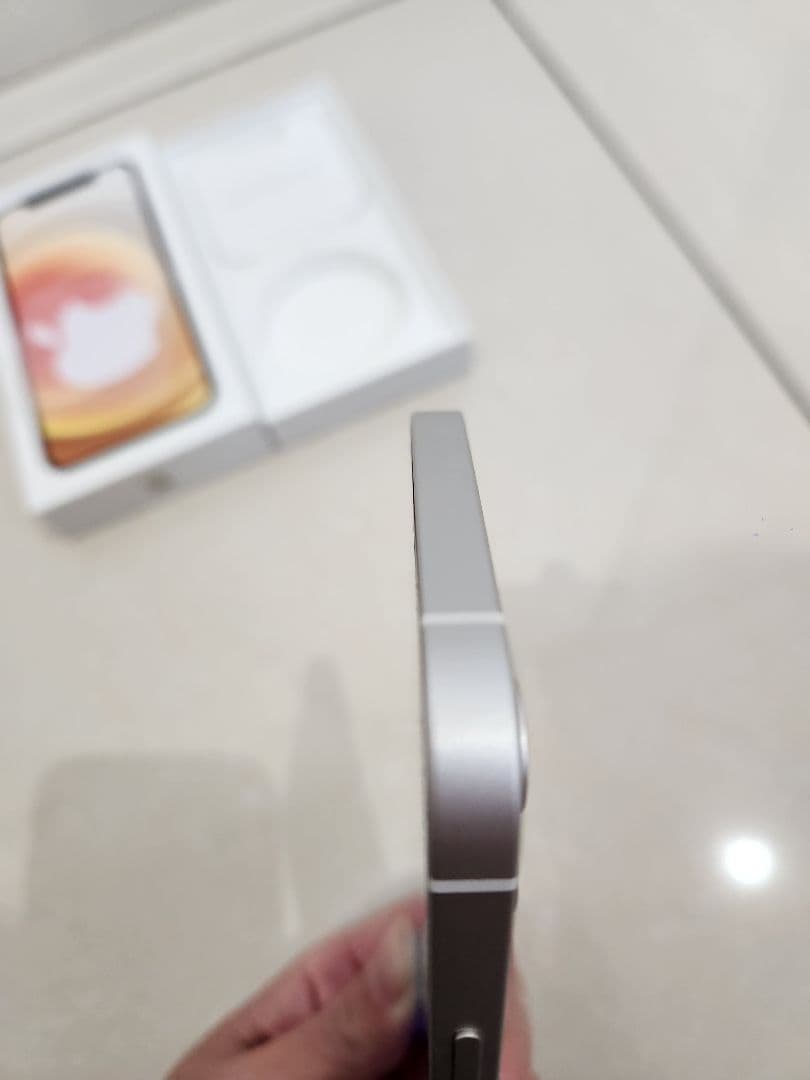 Apple iPhone 12 ホワイト 本体　128Ｇ　SIMフリー