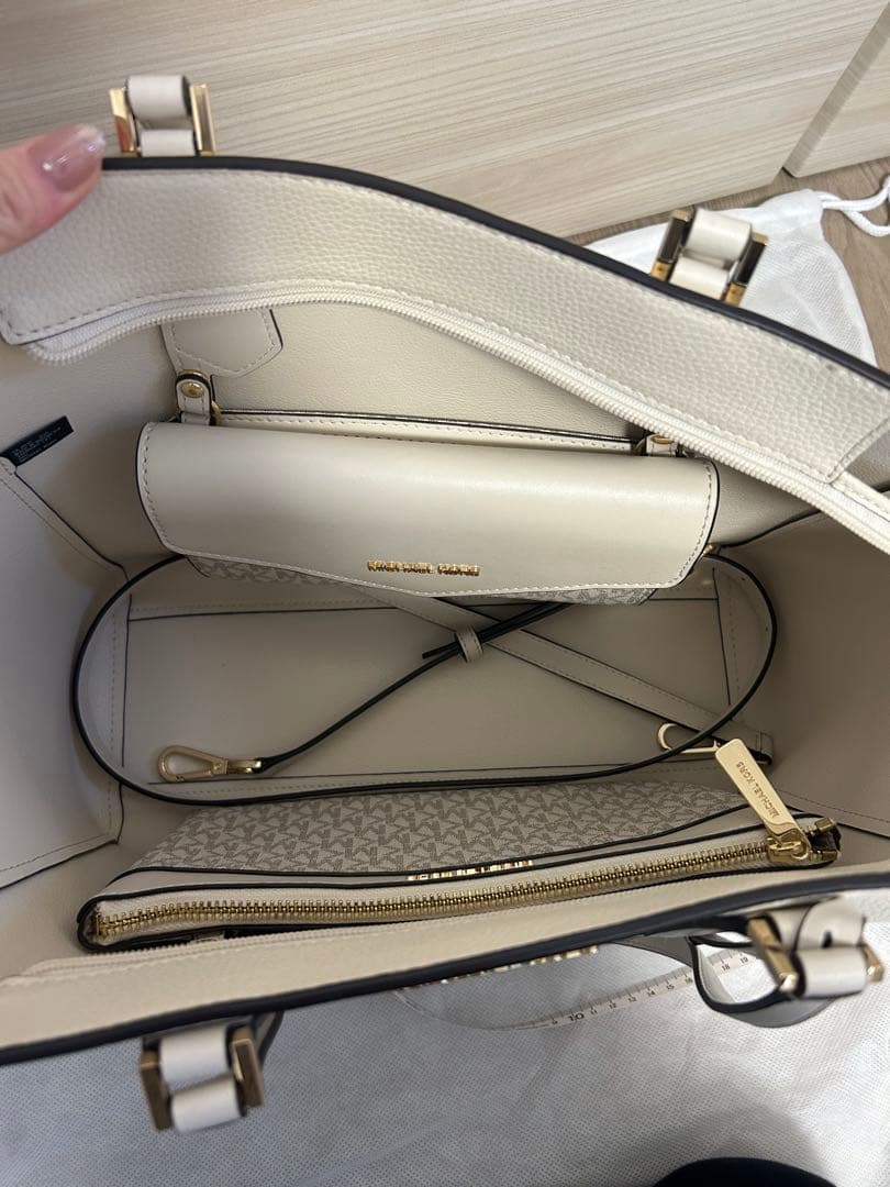 MICHAEL KORS ホワイト A4収納可 トートバッグ