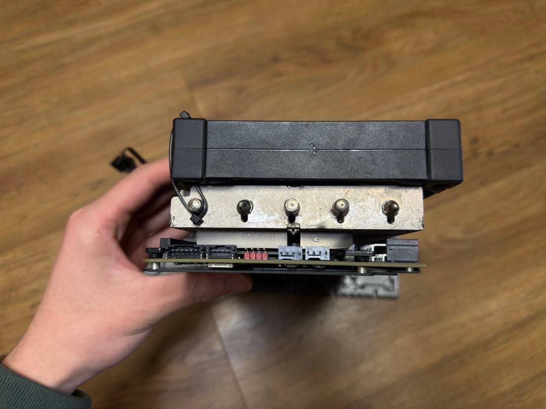 ASUS ROG STRIX RX Vega 64 ファン改造品