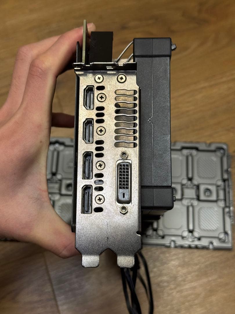 ASUS ROG STRIX RX Vega 64 ファン改造品