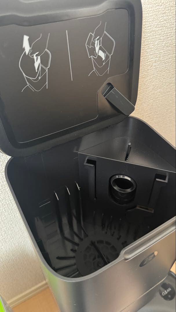 iRobot ルンバs9+ 自動お掃除　ゴミ収集