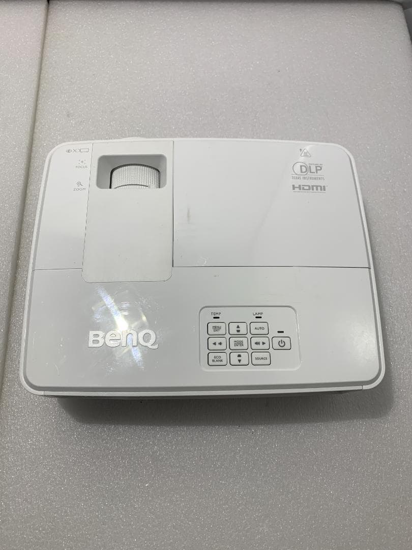 【中古品 】BenQ TW526 WXGAワイドDLPプロジェクター