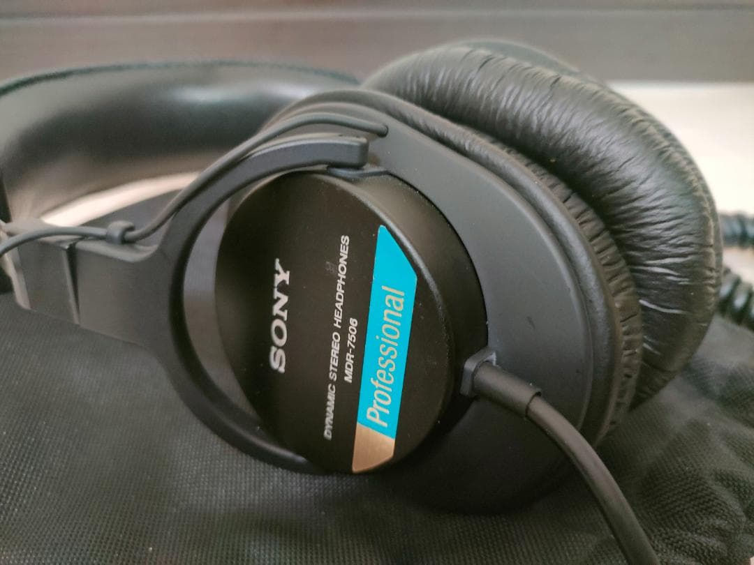 ソニー ヘッドホン MDR-7506 プラグ付き