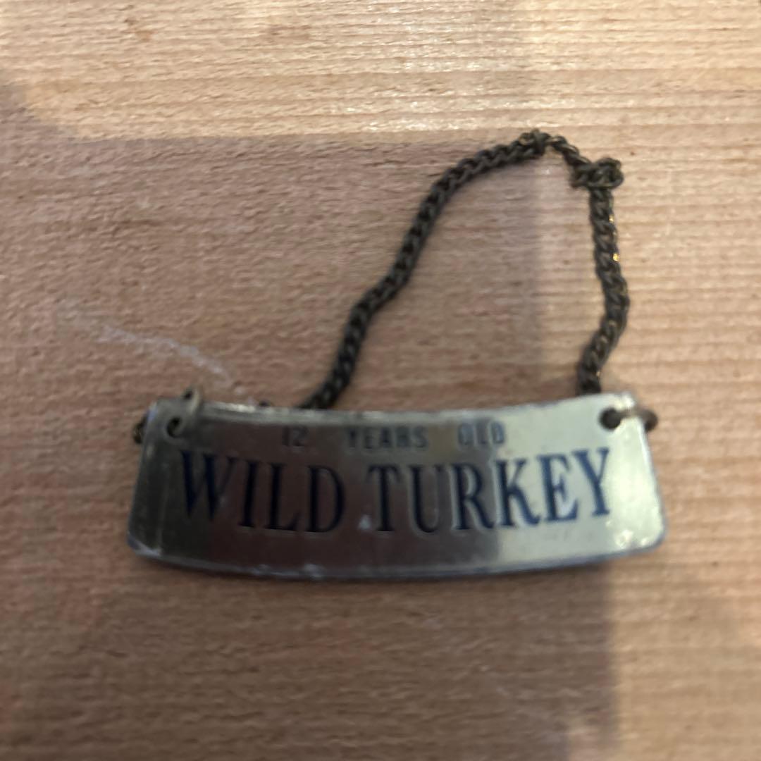 ワイルドターキーのグッズと空瓶