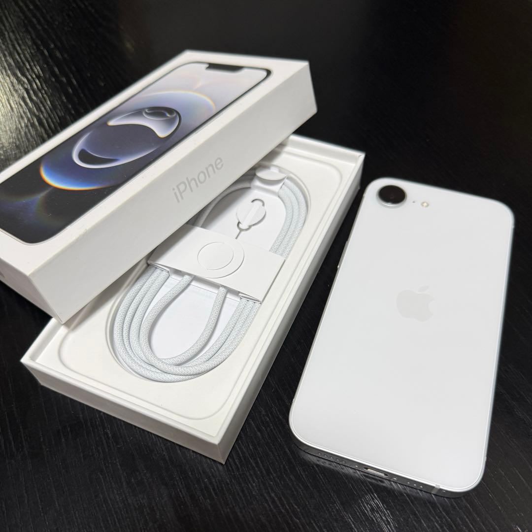 iPhone16e 香港版 美品 シャッター音なし