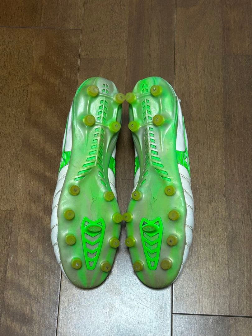 サッカースパイク ミズノ モレリア ネオ4 ジャパン 限定カラー 27.5cm