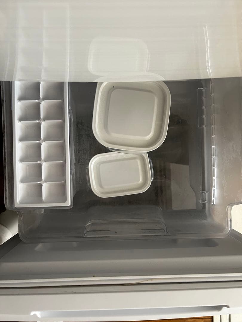 2021年モデルの中古のSHARPブランドの白色冷蔵庫