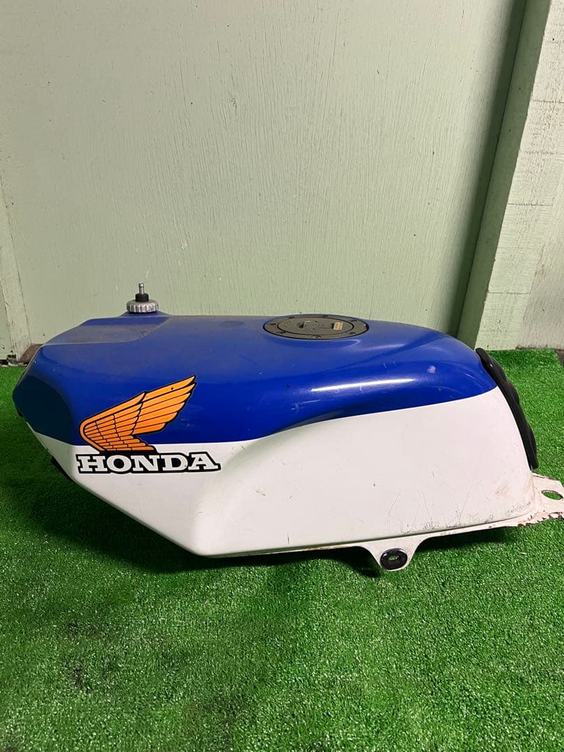 ワヒュルホンダ　NSR250R ガソリンタンク　青白　MC18'88？
