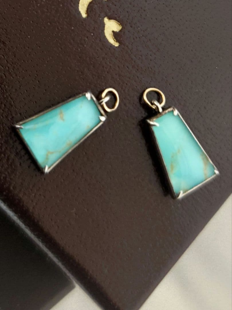 agete 青山限定ターコイズピアスチャーム