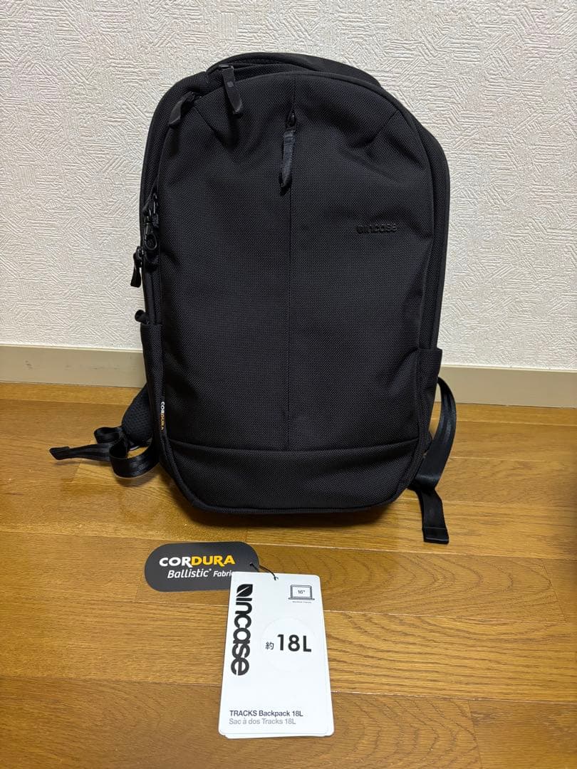 Incase TRACKS Backpack 18L ブラック　新品