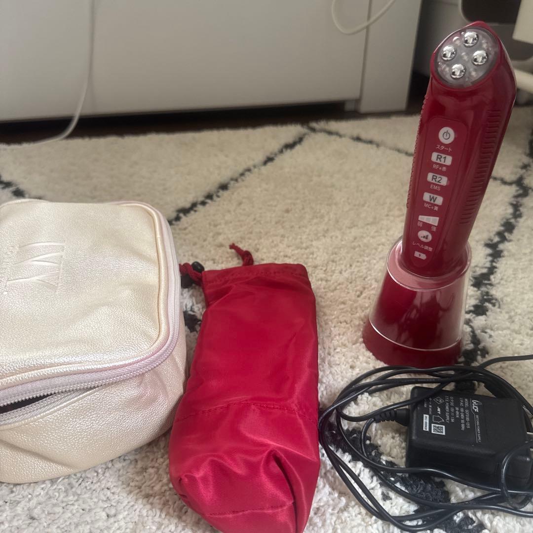 レッド美顔器 強弱調整機能付き