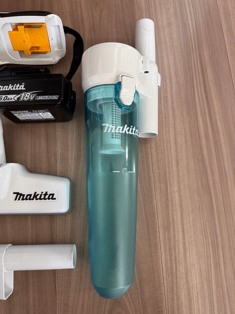 Makita CL181FD コードレス掃除機