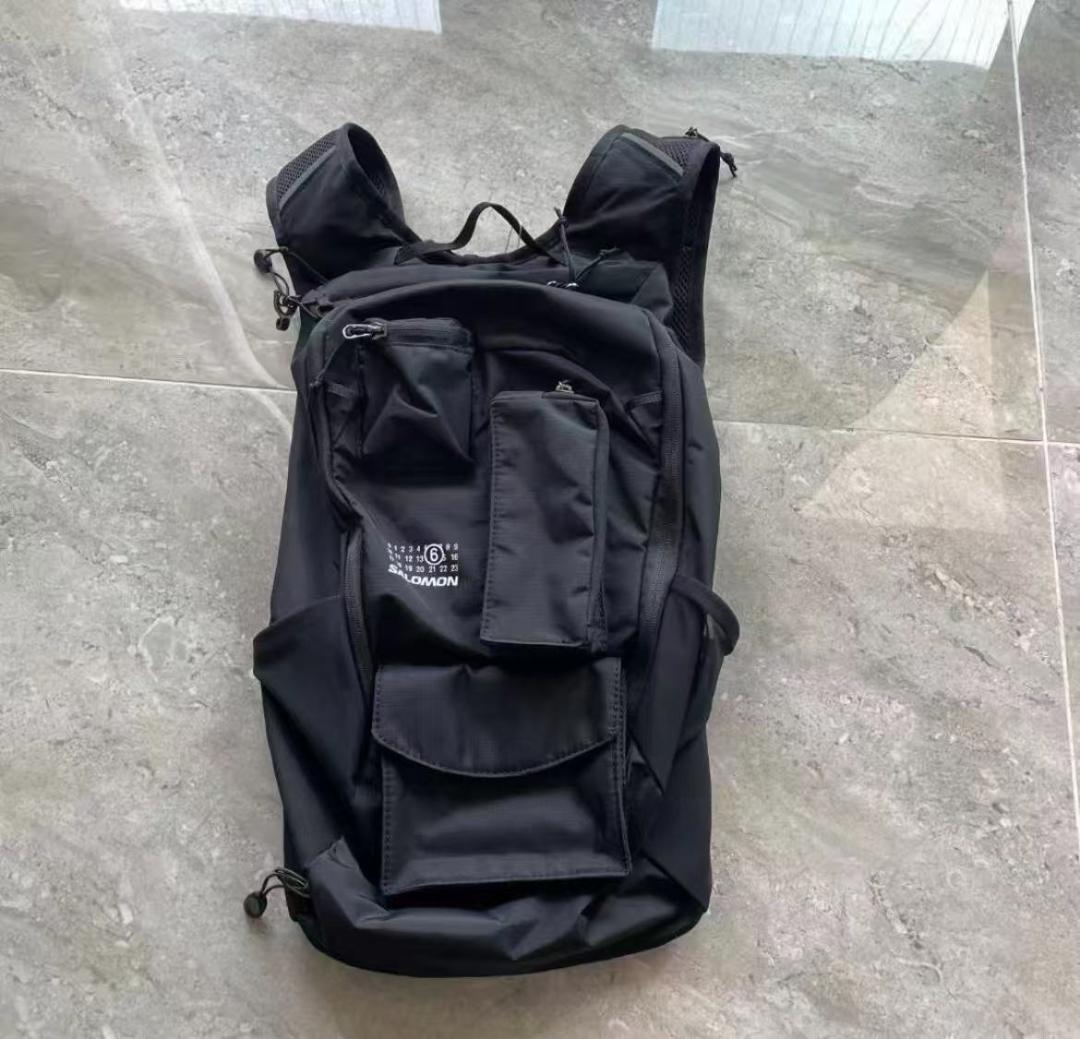 美品 MM6 × Salomon 多機能バックパック