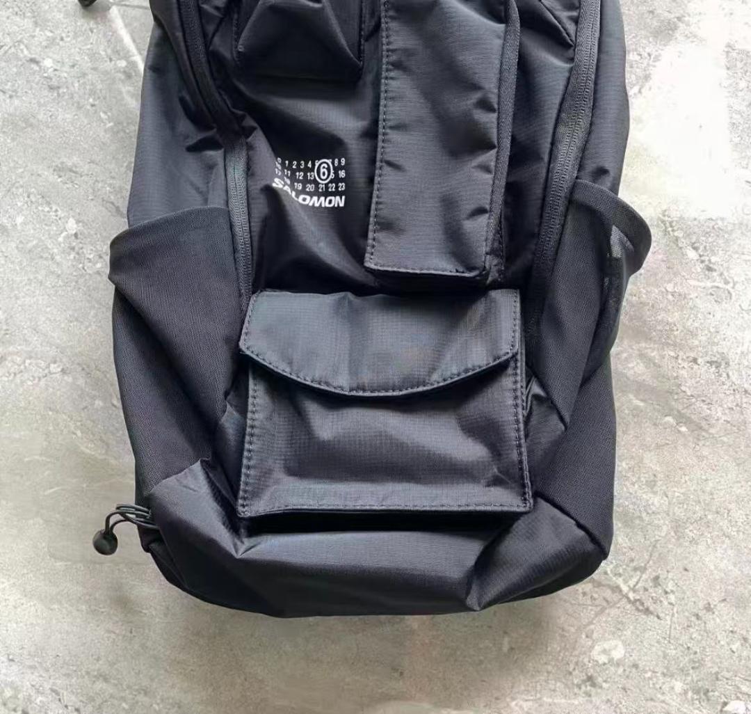 美品 MM6 × Salomon 多機能バックパック