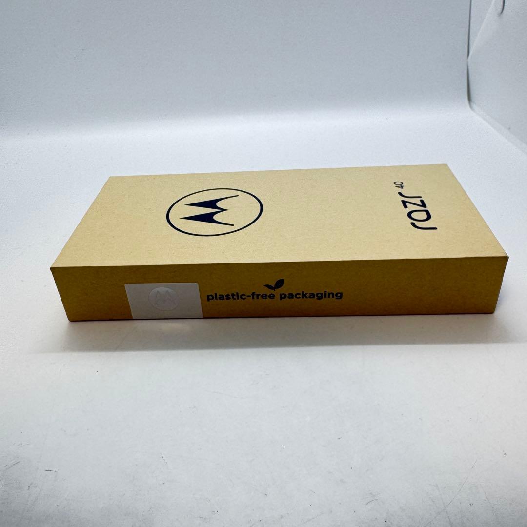 【未使用品】 Motorola razr 40 XT-2323-4 本体