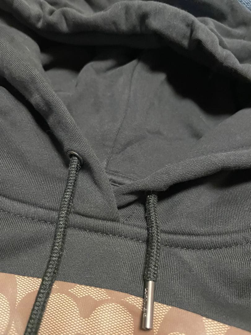 今だけ値下げしてみます。COACH ブラック パーカー ロゴプリント