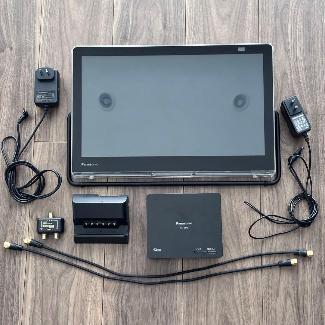 ubon_　防水ポータブルテレビ「プライベート・ビエラ」UN-15L11D