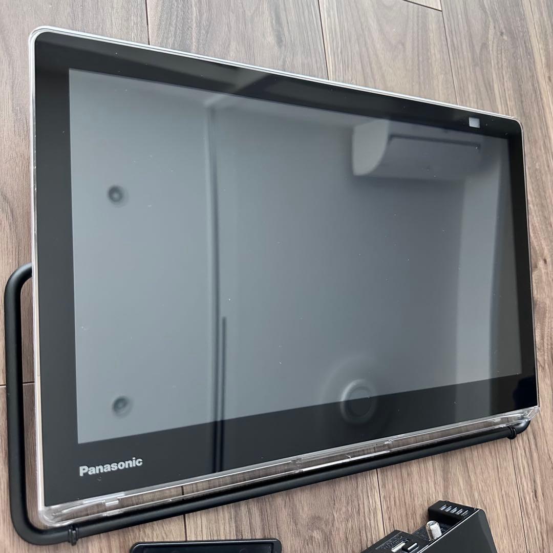 ubon_　防水ポータブルテレビ「プライベート・ビエラ」UN-15L11D