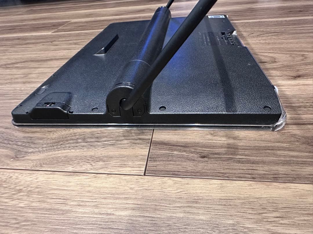 ubon_　防水ポータブルテレビ「プライベート・ビエラ」UN-15L11D