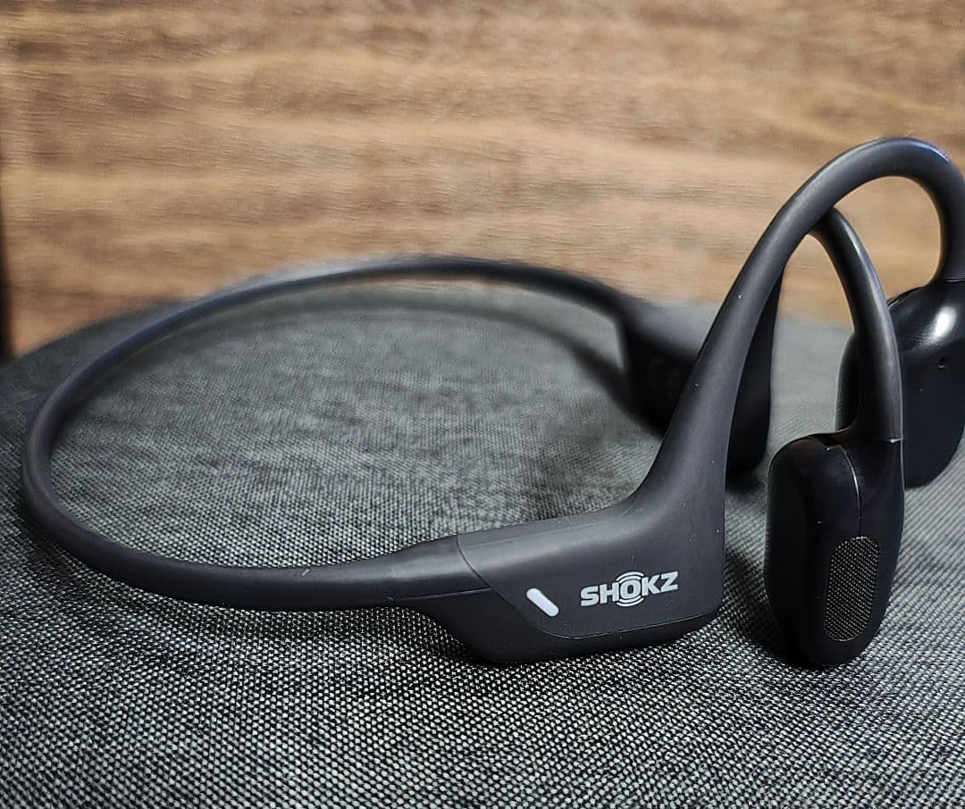 SHOKZ OPENRUN PRO 骨伝導イヤホン S810　ケーブル付属